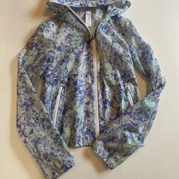 Ivivva size 10 super lightweight thin jacket - Picture 2 of 2